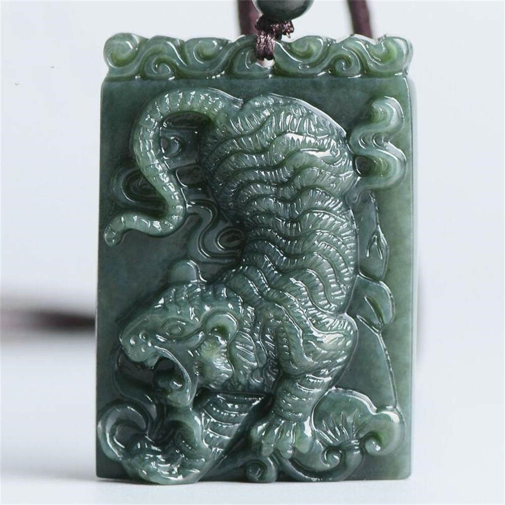 Natural Dark Green HeTian Jade - Vintage Things Collection avis et prix