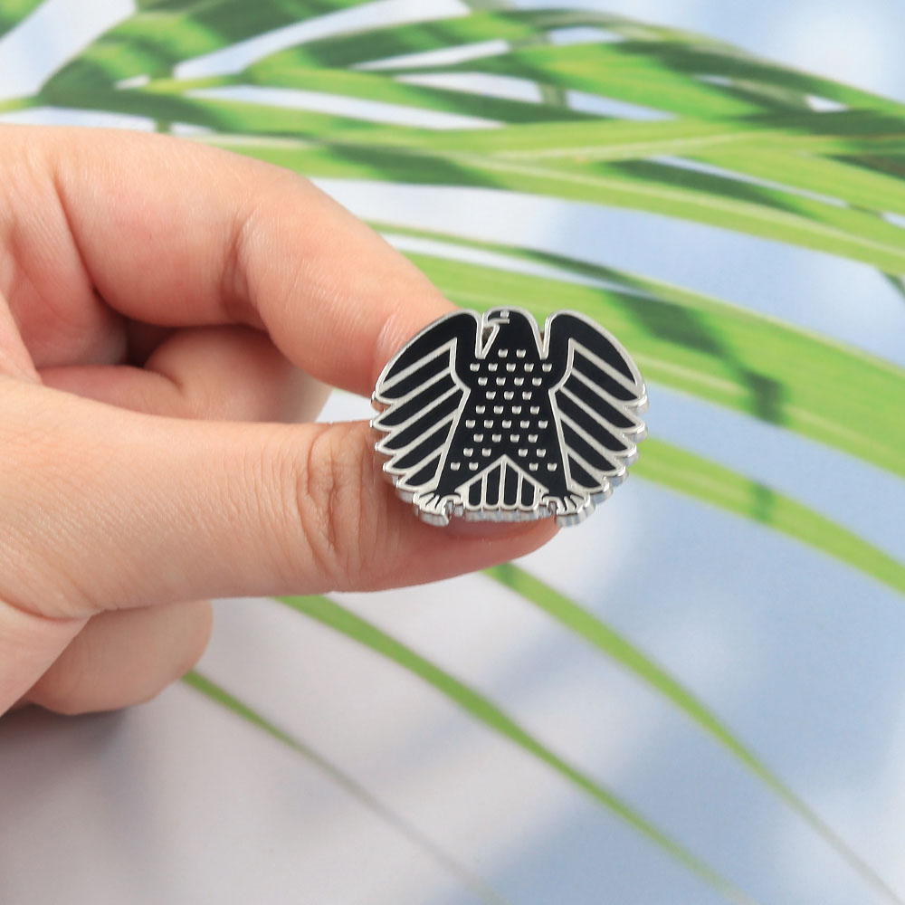 German Federal Black Hawk Broo - Vintage Collectible Pins avis et prix